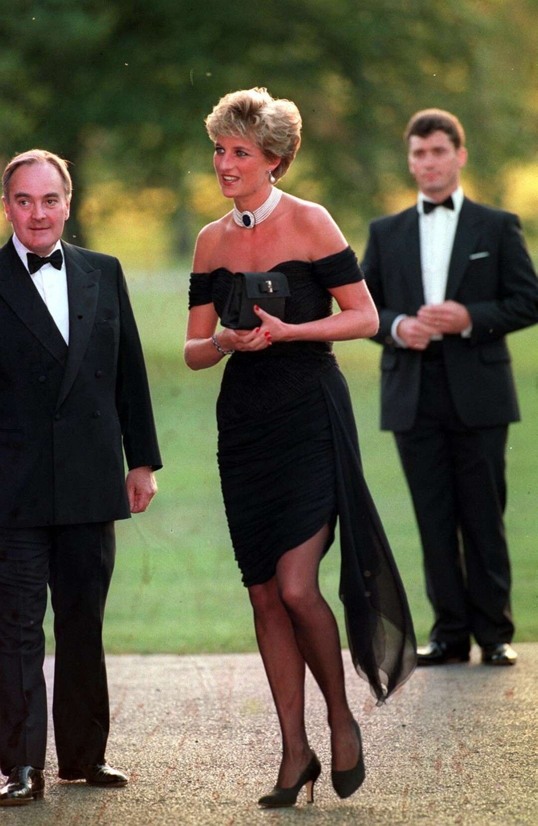 Princezna Diana v šatech, pro které se vžil název revenge dress (tedy šaty, ve kterých se můžete pomstít bývalému tím, jak skvěle a nezávisle vypadáte)